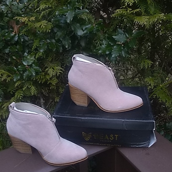 Zipper Ankle Booties - LIKE NEW - Picture 7 of 7